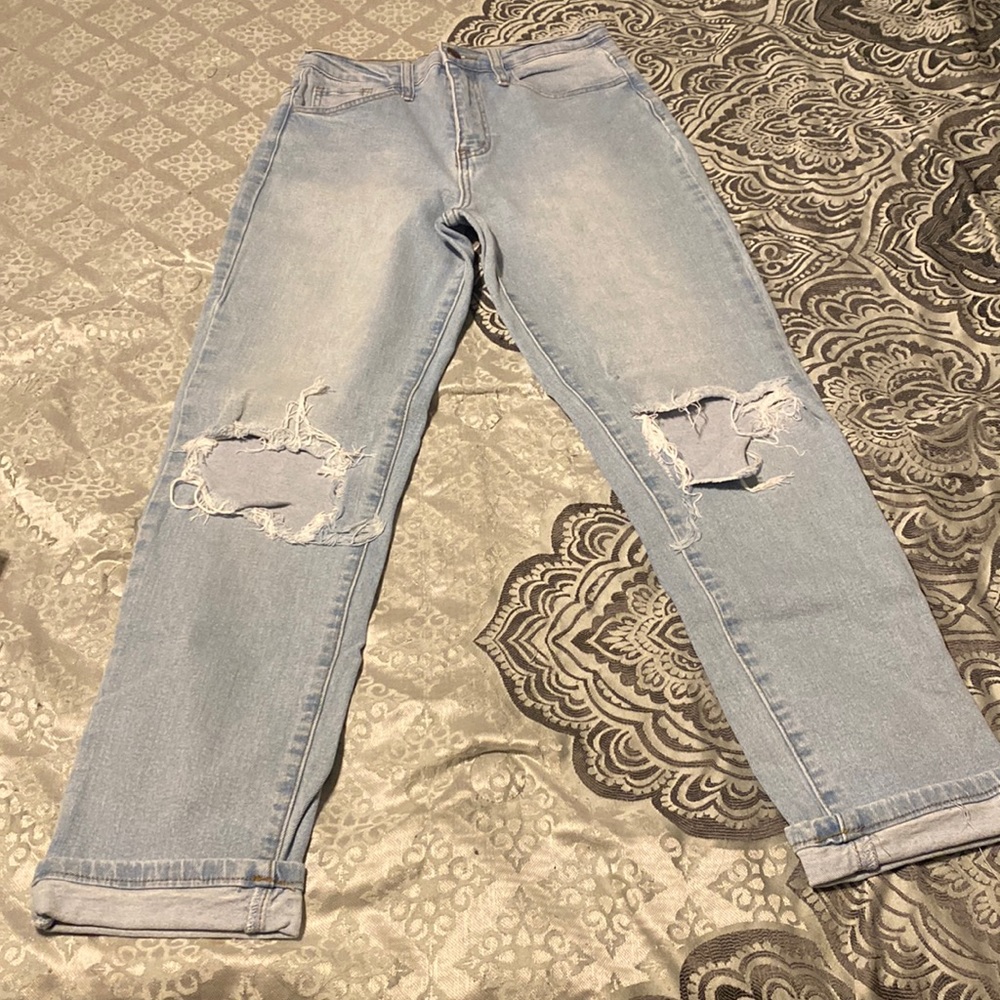 Regular high rise mom jeans